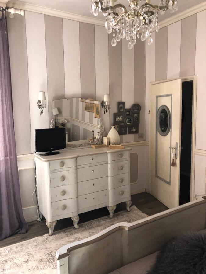 Il Pioppo Antico Appartement Viggiù Buitenkant foto