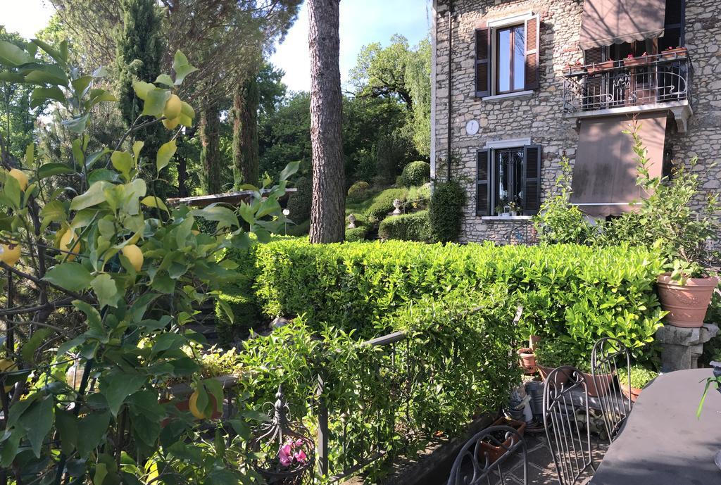 Il Pioppo Antico Appartement Viggiù Buitenkant foto
